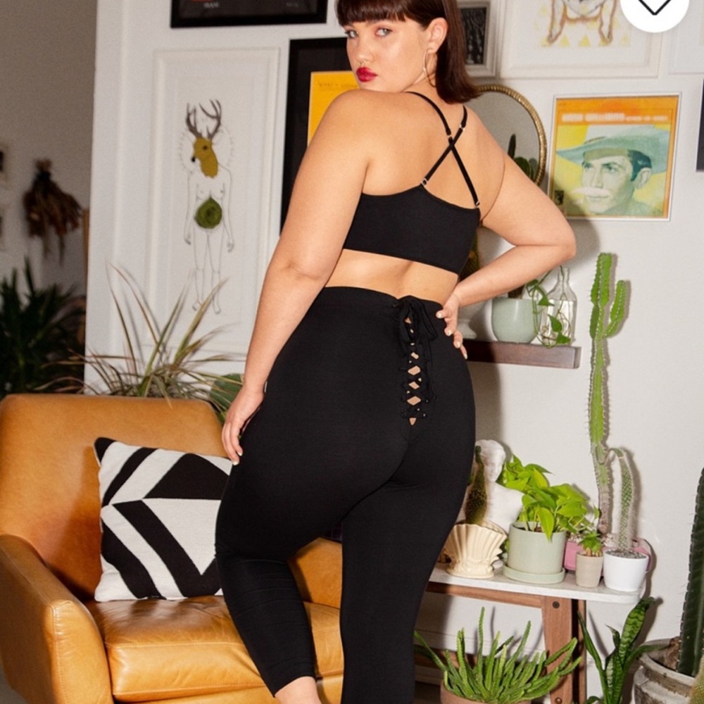 Savage X Fenty Open Back Lace-Up Legging size 3x